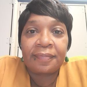 Meet your Posher, Elaine